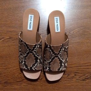 Steve Madden slip on mule shoes